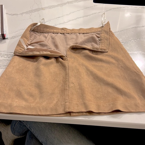 Spicy Sugar Faux Suede Skirt ~ size Small - Picture 4 of 7